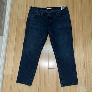 Levi’s Boyfriend Jeans Women’s  Size 32 Cropped Dark Wash PC9-19887-0009